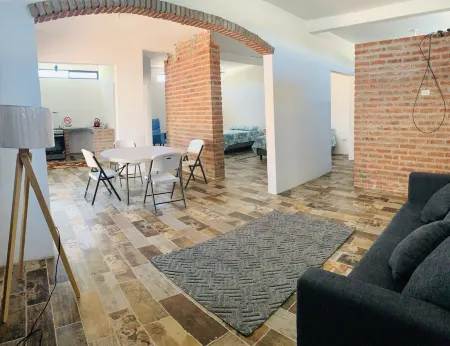 Rent per day, per week, (with special rates for rentals per month or year Отели в г. Комонду