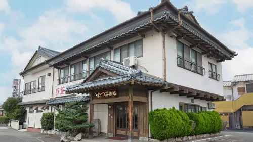 Tatsumi Ryokan فنادق في كانزاكي