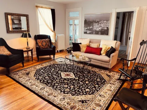 Magnolia Wind elegant 3 BR 1BA loft apartment park for free and walk downtown