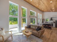 Black Haven Tiny Home Hotels in Surry