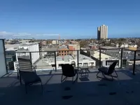 Luxury Penthouse with Astonishing Bay and City Views Hotels in Albert Park