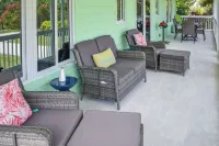 2 minute walk to Green Turtle Club/Marina. 2br, 2.5 Ba! Fully renovated 2023!