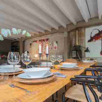 Design Loft with Private Parking Dining/Meeting Rooms