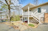 Lake Hamilton Family Gem Hot Tub and Boat Slip!