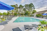 Charming Bluffton Home w/ Yard ~ 3 Mi to Beaches!