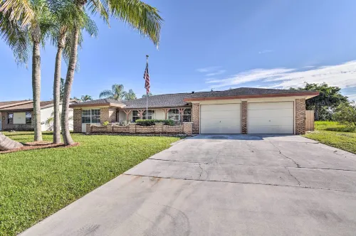 Modern Port St Lucie Home w/ Private Outdoor Oasis - balcón