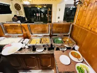 Hotel Himalayan Glacier - breakfast