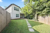 The Modern Mission, 3 Bed 3 Bath, 2 mi from UA and Dickson, New Construction