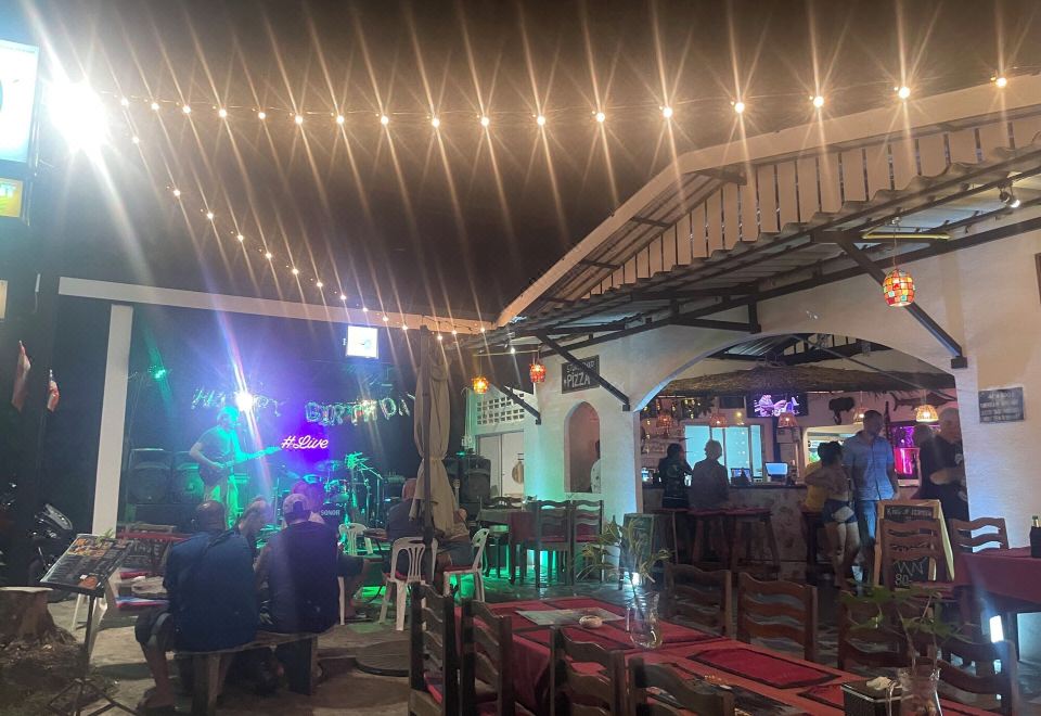 4. 론리 비치 리조..