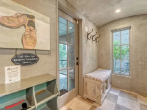 Cypress Cottage Home located in East Beach near everything Kiawah has to offer! Hotels in Kiawah Island