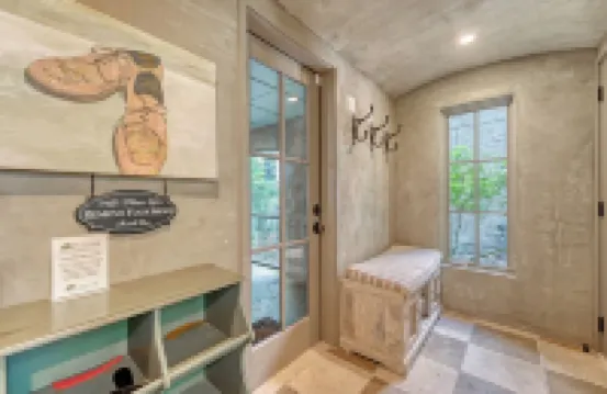 Cypress Cottage Home located in East Beach near everything Kiawah has to offer!