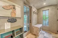 Cypress Cottage Home located in East Beach near everything Kiawah has to offer!