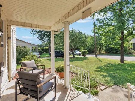 Spacious 5BR Corporate Home/Ideal for Work Crews & Long Stays/Centrally located