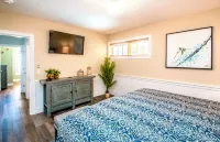 Slope-side Luxury Penthouse-Level Ski-In/Out Cranmore Mtn Condo!!
