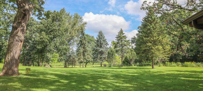 Harmony Inn, Huntley Illinois Hotels in McHenry County