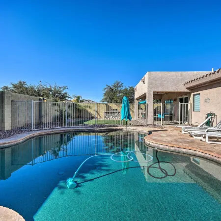 Putting Green + Game Room: Goodyear Oasis