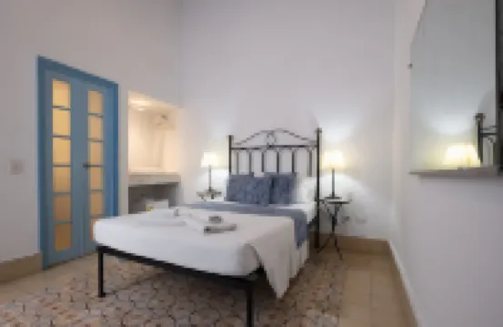 Blanc Blue 1924 - Colonial Suites