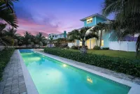 Stunning 4/3 w/ Heated Pool, Water View & Arcade! - Swimmingpools
