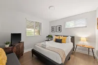 Modern Retreat w/ Patio & Sunset Views - Gray St