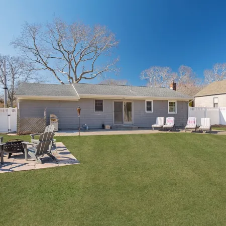 Cozy House less than two miles from Ocean Beaches