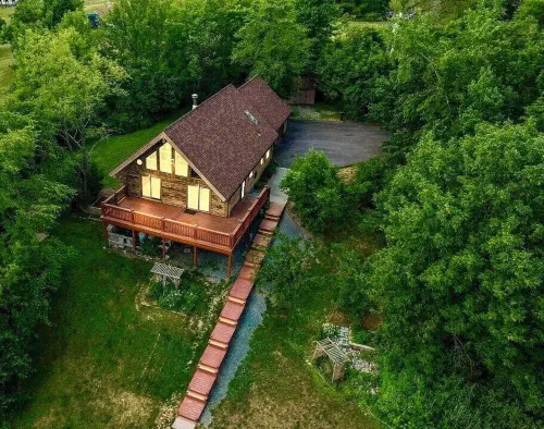 "Family Cabin: Hot Tub, Golf, Games, Sunset, Pet