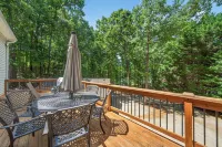 Game Room, Quiet Cove & Dock!  Lakefront! Sleeps 16
