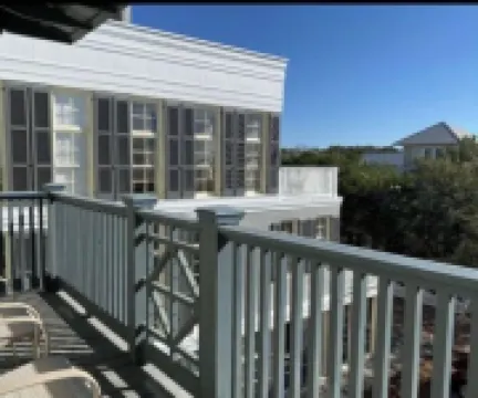 Seaside Proper Condo walk to the beach, shopping & restaurants