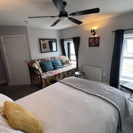 Hoopers Sandy Beach Guest Rooms