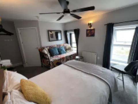 Hoopers Sandy Beach Guest Rooms