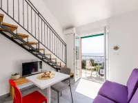 Apartments Villa Lukas - ''No.10'' Gallery Studio Apartment with Balcony and Sea View - 2-Star