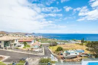 Villa Eastern Edge by Homie