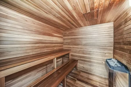 Canmore Rocky Mountain Inn Отели в г. Канмор