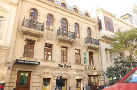 Hotel & Bistro Отели рядом с достопримечательностью «Бакинский бульвар»