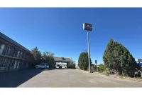 Sundowner Inn by Capital O Forsyth I 94 포사이스 호텔