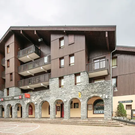 Studio in Doucy at the Foot of Ski Slopes