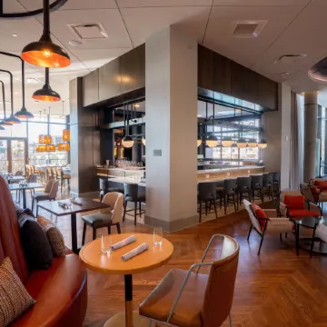 Hotel Indigo COLUMBUS AT RIVERFRONT PLACE by IHG Отели в г. Колумбус