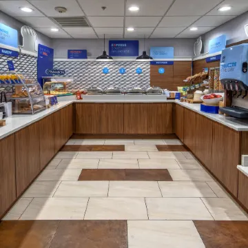 Holiday Inn Express & Suites CROSSVILLE by IHG