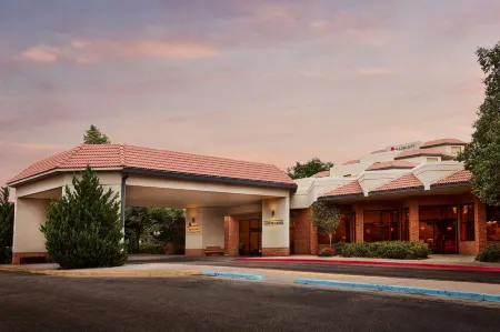 Fort Collins Marriott Отели рядом с достопримечательностью «Библиотека Каунсил Три»