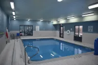 Holiday Inn Express & Suites Mcpherson by IHG - Pools