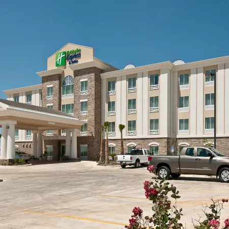 Holiday Inn Express & Suites PEARSALL by IHG