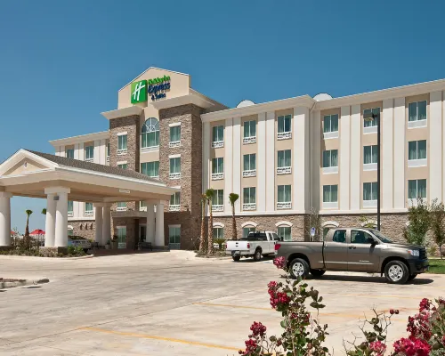 Holiday Inn Express & Suites PEARSALL by IHG Hotels in Frio County