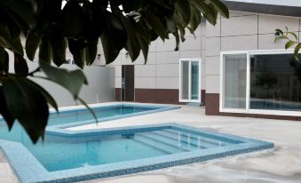 Chilgok Pool Villa Dongmyeong Il Bak