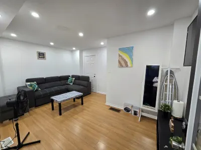 Clean precious house Hoteles cerca de Ajax Downs