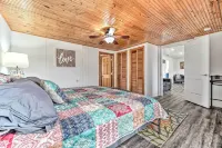 Updated Beattyville Ranch-Style Home w/ Yard! - WiFi