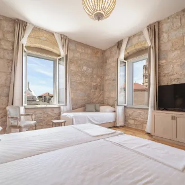 Tifani Luxury Rooms 3