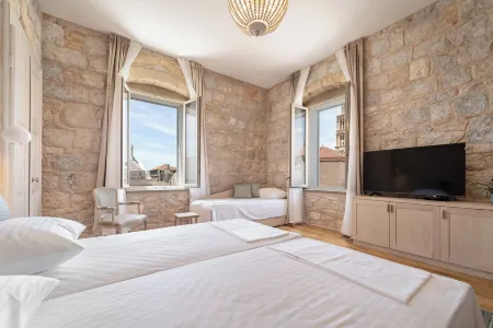 Tifani Luxury Rooms 3