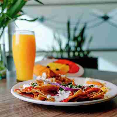 Kasa Hotel & Suites Dining/Meeting Rooms