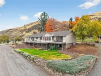 5Br Snake River View Retreat, Hot Tub, Sleeps 13, Steps to River Path.
