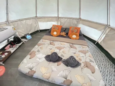 เต็นท์พร้อมวิวแม่น้ำ