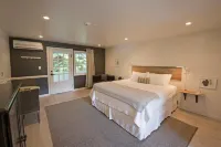 The Lodge on the Cove